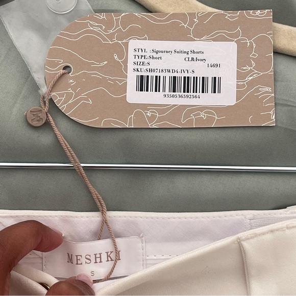 NWT Meshi Cream Shorts - Picture 5 of 6